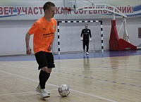 «Славстрой» одолел «деловых» и остался лидером в чемпионате Тюмени по футзалу