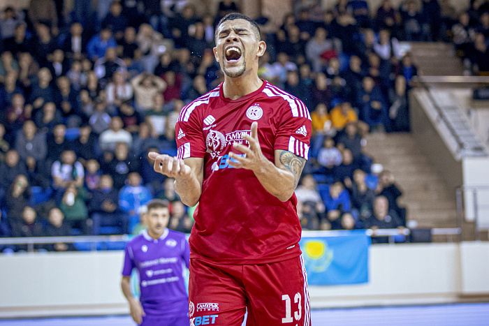 Форвард сборной Азербайджана Рафаэл Вилела возвращается в мини-футбольный клуб «Тюмень»: теперь снова будем «вилелить»!