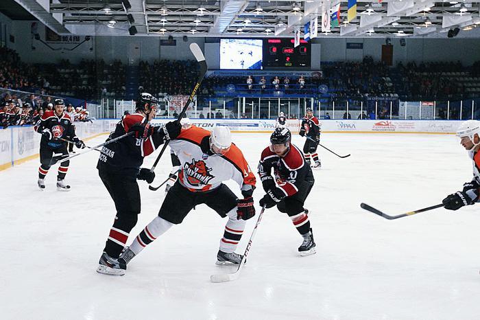 Чемпионат ВХЛ. "Рубин" - "Спутник" (Нижний тагил) - 3:2 (Б). 29 октября 2013 года