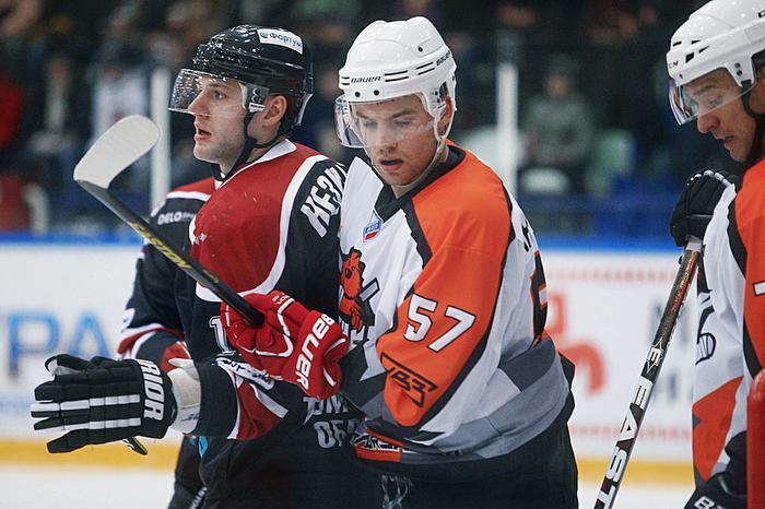 Чемпионат ВХЛ. "Рубин" - "Спутник" (Нижний тагил) - 3:2 (Б). 29 октября 2013 года