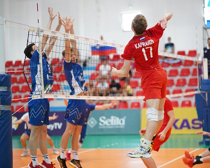 Досрочно пробились в квартет сильнейших