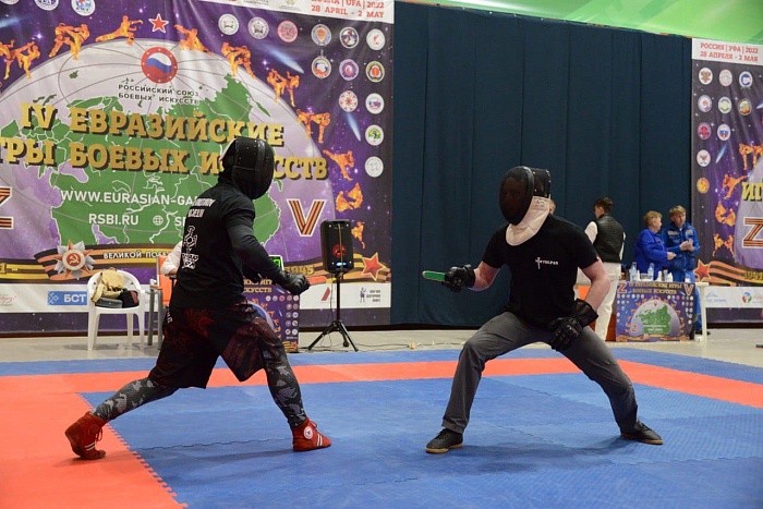 Главный тренер хоккейного клуба «Рубин» Денис Ячменёв приглашает болельщиков на необычные соревнования