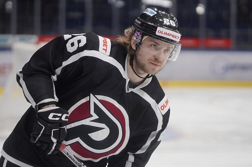 Защитник хоккейного клуба «Рубин» Иван Сушинский: «Мы уже побрились и готовы отращивать бороды в плей-офф»