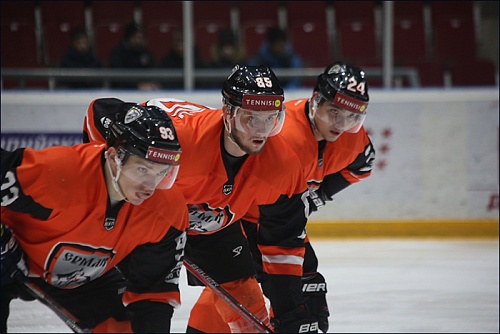 «Металлург» добыл в Ангарске путевку в плей-офф