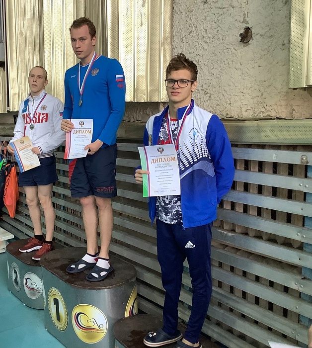 Тюменские пловцы отличились в Подмосковье