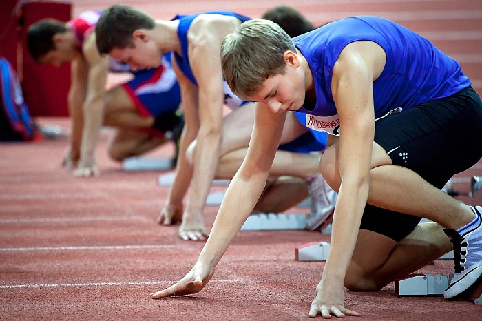 Бежали к наградам в уральском манеже