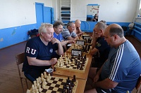 Ветераны сражались в пинг-понг, шахматы и бильярд