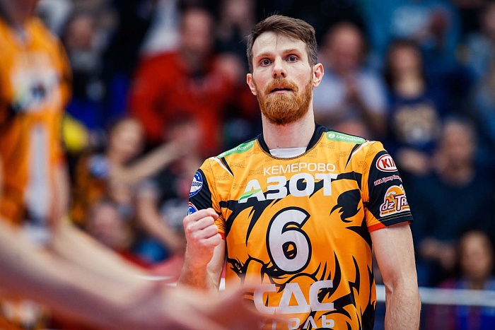 Воспитанник «Самотлора» останется в Кемерове