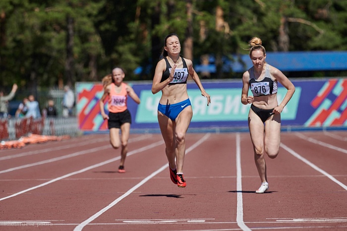 С наградами вернулись с челябинского стадиона