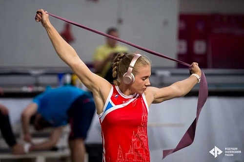 Юлия Каплина — победительница Всероссийских соревнований в Тюмени, Пётр Земляков — второй