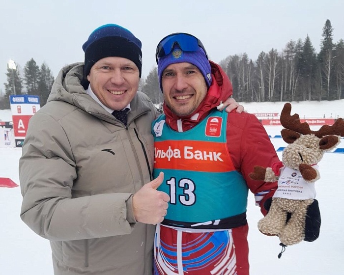 Итоги мужской индивидуальной гонки Кубка России по биатлону в Ижевске: очередной белорусский триумф, первая медаль Никиты Поршнева после возвращения, тюменец Евгений Гараничев в цветах