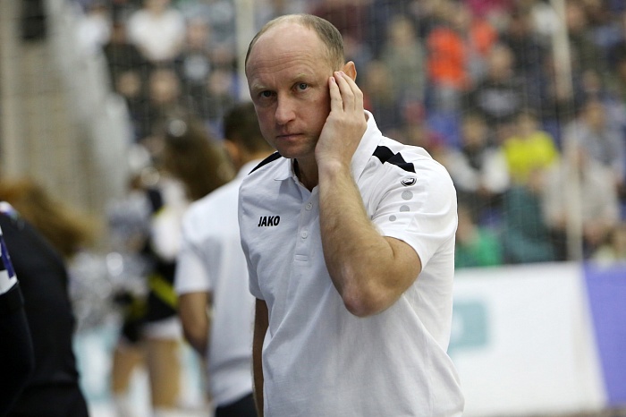 Главный тренер мини-футбольного клуба «Тюмень» Денис Абышев: «Перед второй игрой с КПРФ сказал, что если выиграем, будет лишний выходной»