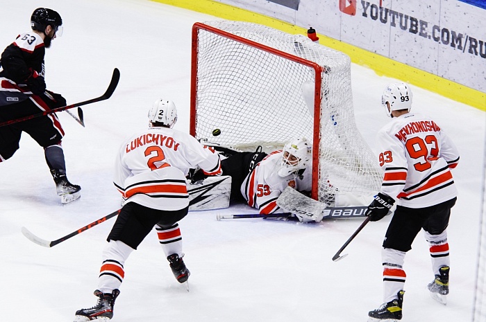 Рубиновцы разбили «Молот» шайбами