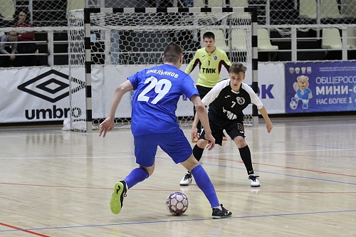 Никита Емельянов начал забивать за кемеровчан