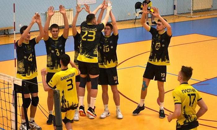 Дома стартовали с волевой победы