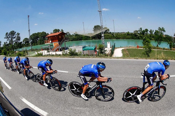 На итальянском шоссе лидирует Вивиани