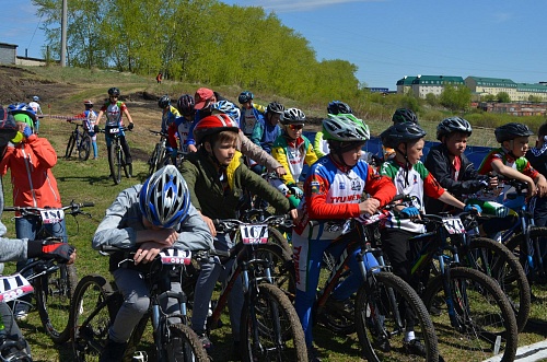 Фанаты маунтинбайка стартовали на Цимлянском
