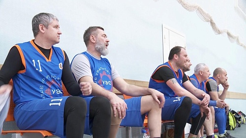 Ветераны могут! Участник Олимпиады-2000 сыграл в Тюмени в баскетбол!