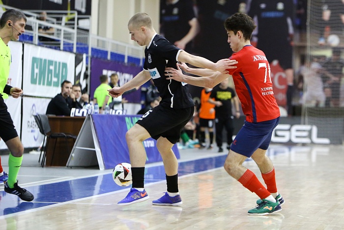 Вратарь дублёров футзальной «Тюмени» отбил пенальти лицом, а команда дожала «Кузбасс» (ВИДЕО СЭЙВА)