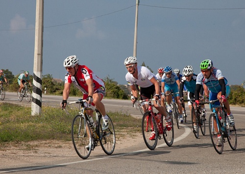 В Крыму тюменец блеснул в массовом финише