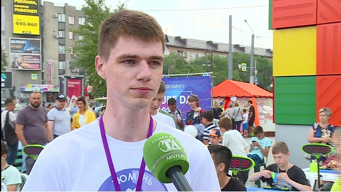 Андрей Радаев: «Кубик Рубика собирают меньше чем за 4 секунды»