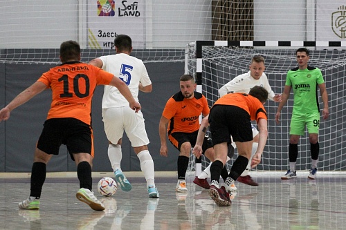 «Авангард» и «Молодёжка» бьются за выход в финал