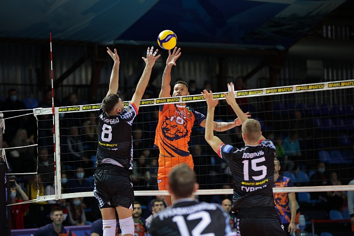 В Сургуте не удержали натиск бразильца