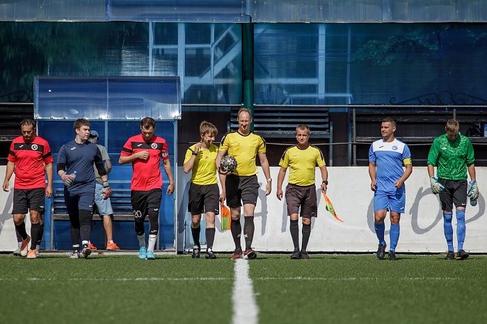 ФК «Тобол» из Тобольска остался лидером в чемпионате области по футболу, но его преследуют ярковский «Сибиряк» и «Олимпия» из Тюменского района