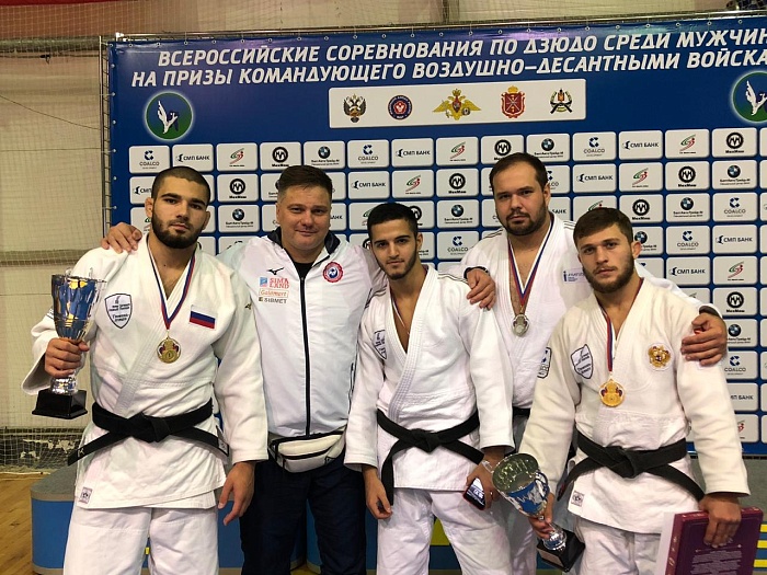 В Туле взяли десантные награды