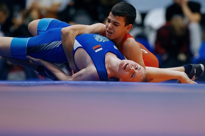 Макар Казанкин, сын призёра Олимпийских Игр Алан Тотров и ещё 10 тюменских борцов греко-римского стиля отобрались на первенство России