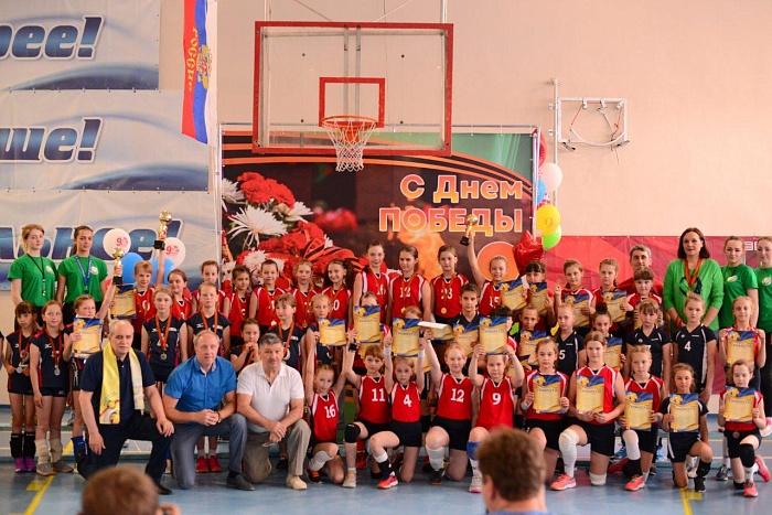 Юное поколение сыграло в мини-волейбол