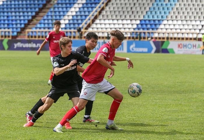 Футболисты «Тюмени-2008» удачно сыграли в Новосибирске