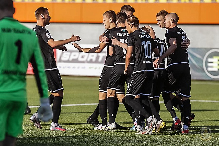 За ФК «Тюмень» забивали девять футболистов