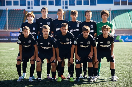 Юные тюменцы отправились на футбольный турнир в Новосибирск