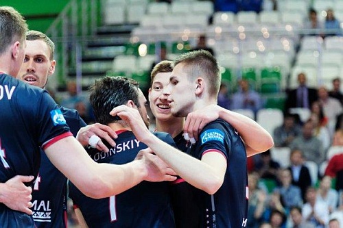 От трофея отделяют две партии