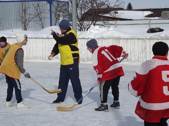 Турнир по хоккею на валенках удался!