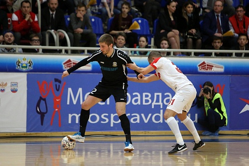 Хозяева на старте турнира сразятся с коммунистами (ВИДЕО, РАСПИСАНИЕ ИГР)