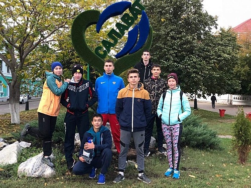 Толкнула ядро на золотую отметку