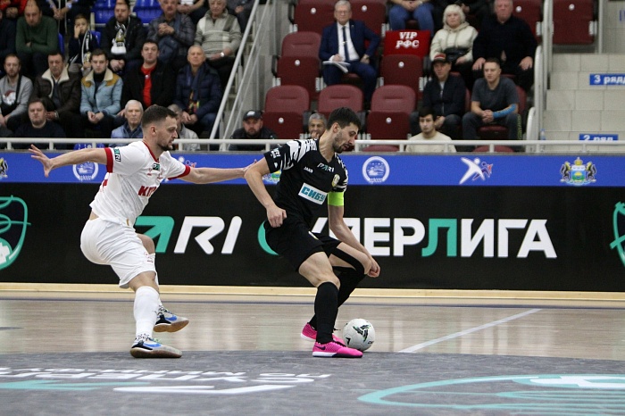 Лучше хорошо отдохнуть, чем быть в постоянном игровом тонусе: мини-футбольный клуб «Тюмень» с поражения начинает серию за бронзовые медали