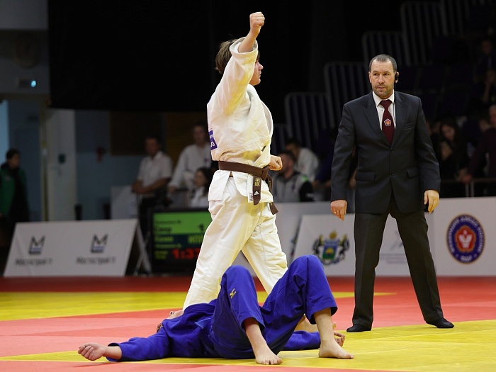 Дзюдоисты из Тюменской области завоевали девять медалей на домашнем турнире для юношей и девушек до 18 лет