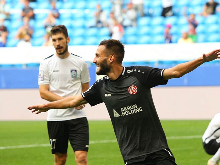 Газданов забил «Шиннику», а Шакуро дебютировал в омском клубе