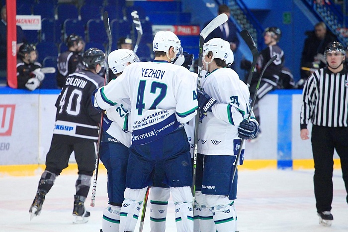 «Мамонты» взяли курс на омоложение