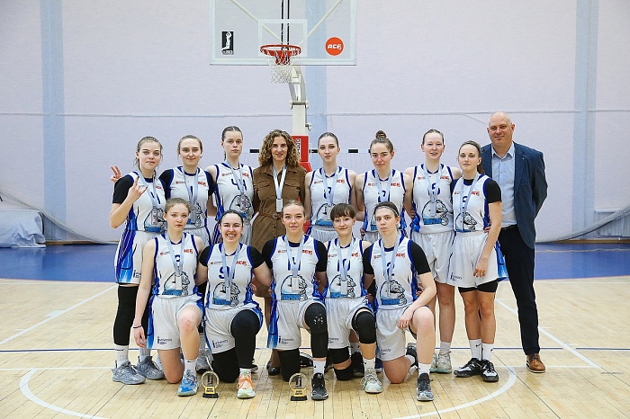 Тюменские баскетболистки заняли второе место в домашнем «Финале четырёх»