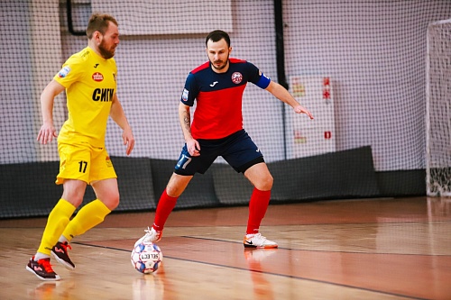 Дубль Ивана Бахура затащил банкиров в финал