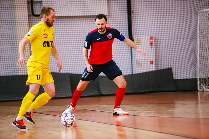 Дубль Ивана Бахура затащил банкиров в финал