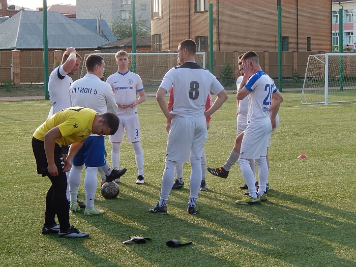 Экс-игрок МФК «Тюмень» Олег Исаев отметился голом в чемпионате Ишима по футболу (8х8)