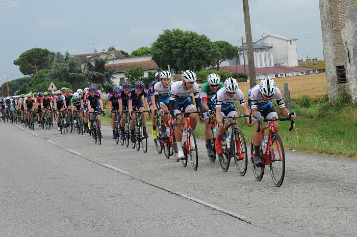 На Пиренеях улучшил позиции в «генерале»