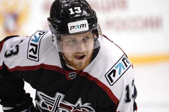 Нападающий тюменского хоккейного клуба «Рубин» Никита Попугаев: «Решил сыграть как Джефф Платт в ЦСКА и получилось!»