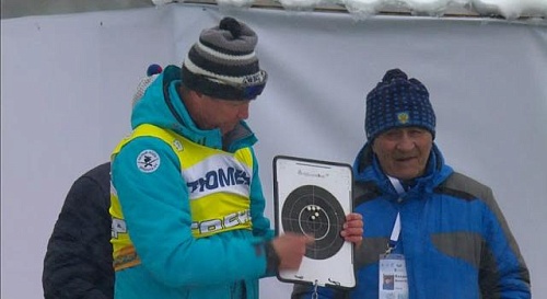 Третий день чемпионата России по биатлону в Тюмени завершился крутым мужским масс-стартом