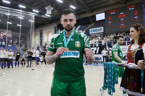 Экс-вратарь "Тюмени" Альберт Цайдер расторг контракт с клубом "ИрАэро"